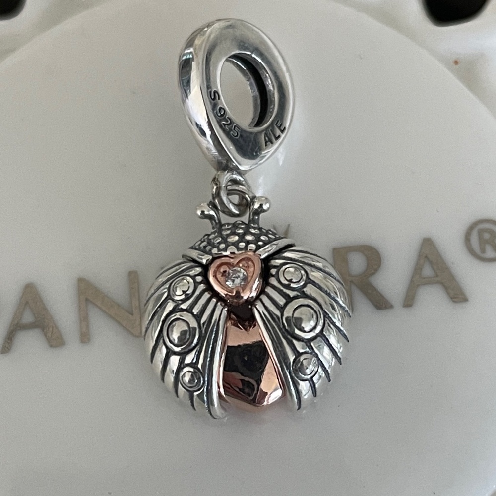 PANDORA ROSE LADYBIRD & HEART DANGLE CHARM - Picture 4 of 5